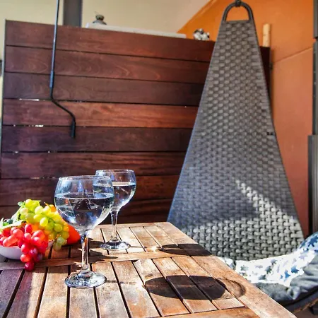 Apartamento Boadella Beach By Interhome *
